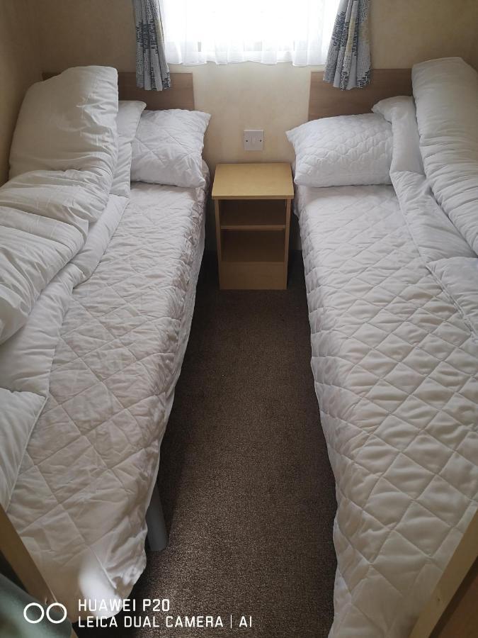 Lovely 2-Bed Caravan In Walton On The Naze Eksteriør bilde