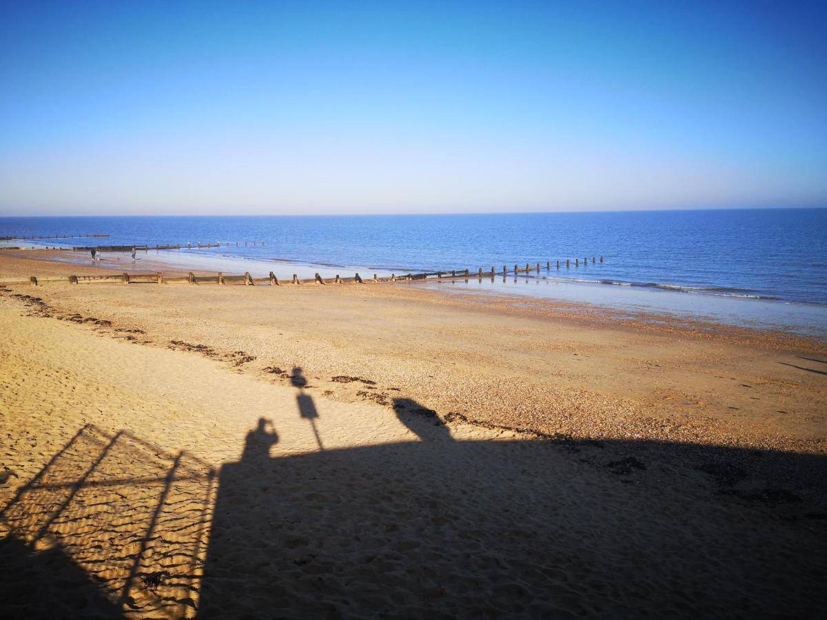 Lovely 2-Bed Caravan In Walton On The Naze Eksteriør bilde