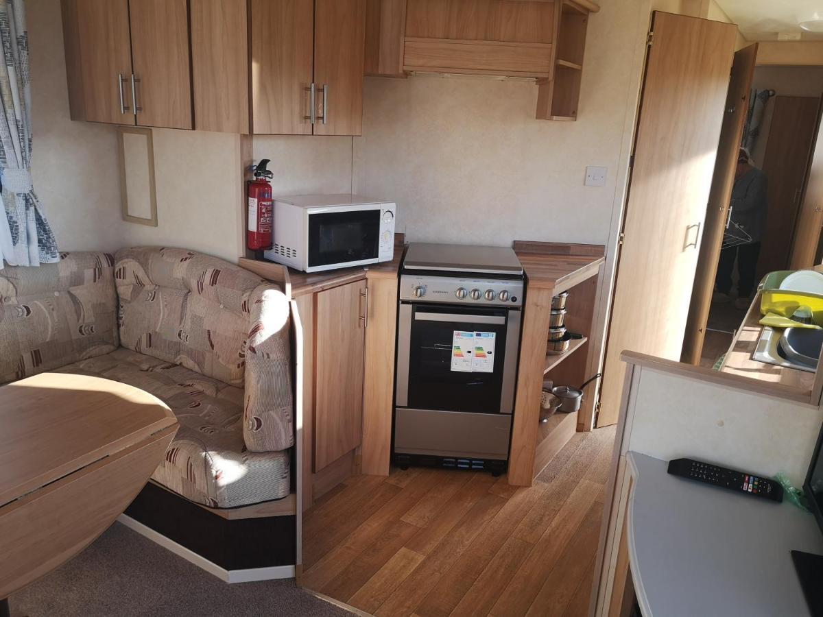 Lovely 2-Bed Caravan In Walton On The Naze Eksteriør bilde