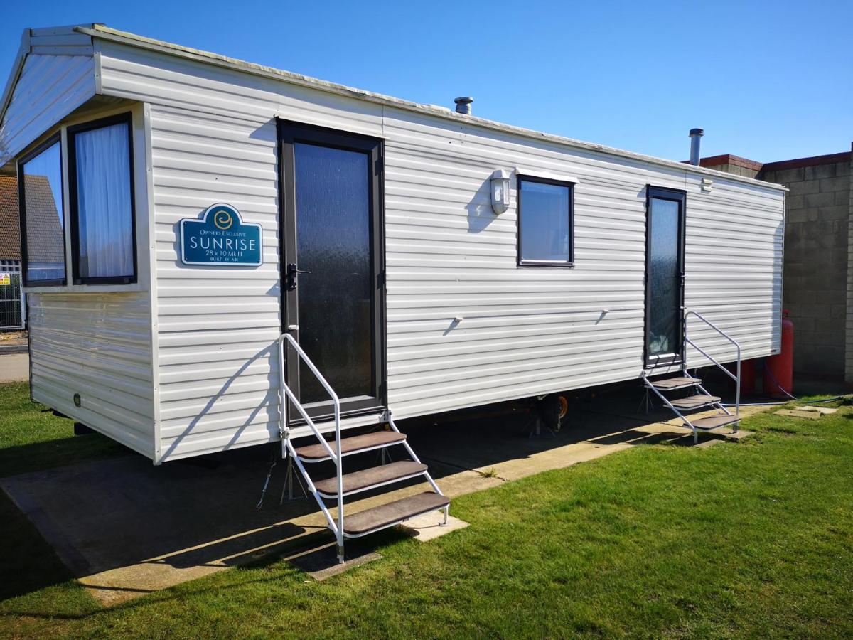 Lovely 2-Bed Caravan In Walton On The Naze Eksteriør bilde