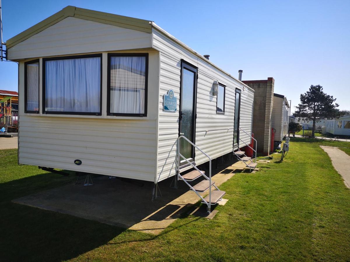 Lovely 2-Bed Caravan In Walton On The Naze Eksteriør bilde