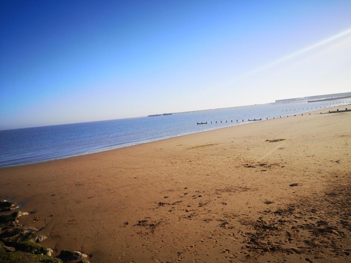 Lovely 2-Bed Caravan In Walton On The Naze Eksteriør bilde