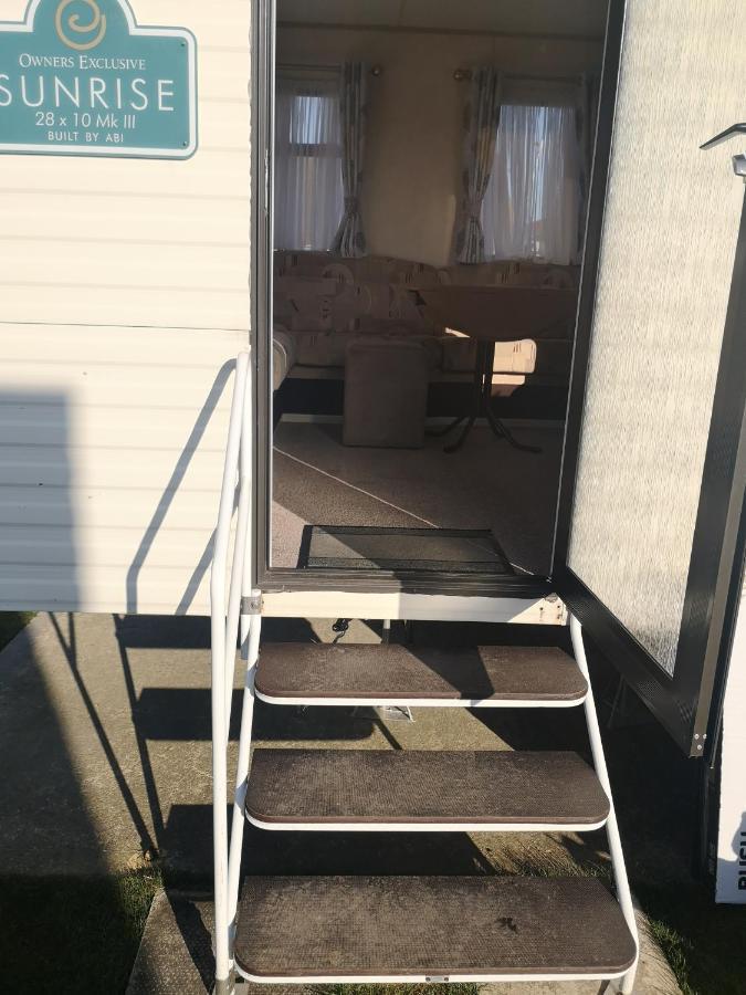 Lovely 2-Bed Caravan In Walton On The Naze Eksteriør bilde