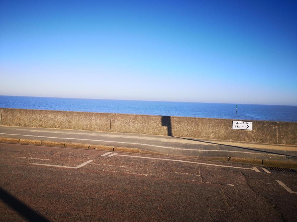 Lovely 2-Bed Caravan In Walton On The Naze Eksteriør bilde