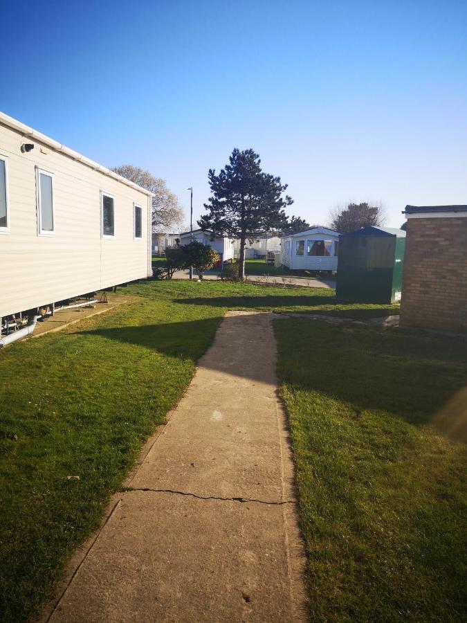 Lovely 2-Bed Caravan In Walton On The Naze Eksteriør bilde